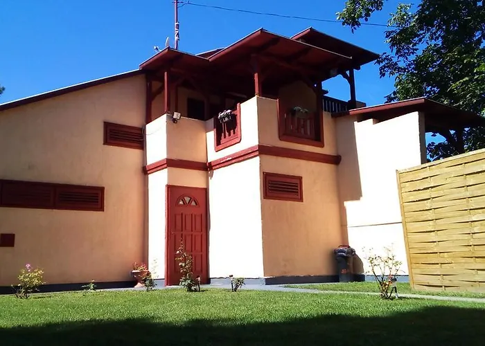 Judit Nyaralo * Velence