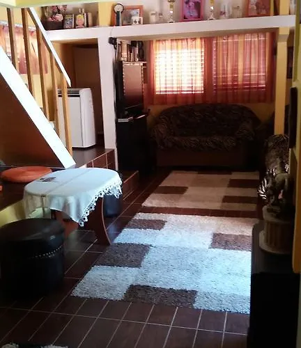 Judit Nyaralo * Velence